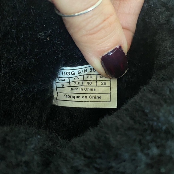 UGG Bailey Button Short Black Suede Shearling Boots Size 9 - Picture 7 of 8